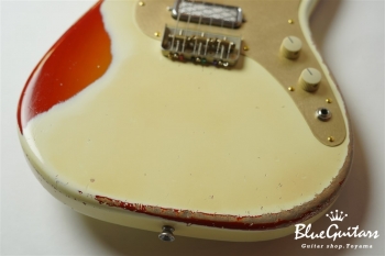 IRIS #102 - Vintage White over Cherry Sunburst 