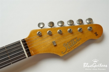 IRIS #102 - Vintage White over Cherry Sunburst 