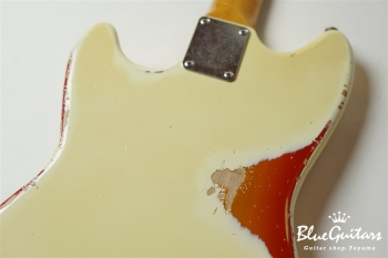 IRIS #102 - Vintage White over Cherry Sunburst 