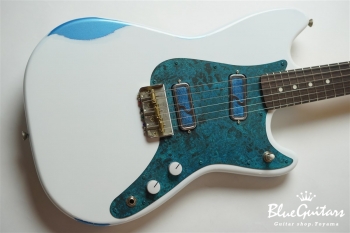 IRIS #101 - Olympic White over Lake Placid Blue