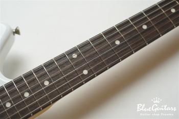 IRIS #101 - Olympic White over Lake Placid Blue