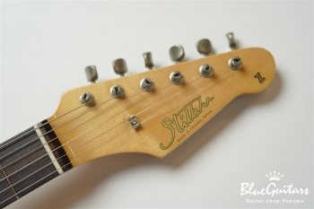 IRIS #101 - Olympic White over Lake Placid Blue