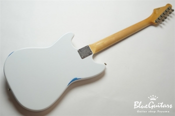 IRIS #101 - Olympic White over Lake Placid Blue