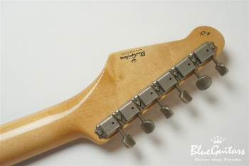 IRIS #101 - Olympic White over Lake Placid Blue