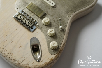 Model S. #043 Heavy Aged - White Blonde with Antique Silver