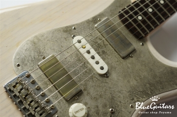 Model S. #043 Heavy Aged - White Blonde with Antique Silver