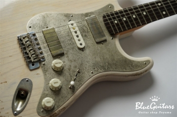 Model S. #043 Heavy Aged - White Blonde with Antique Silver