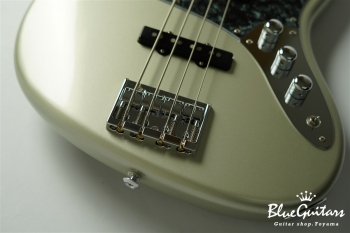 BETA J4 - Inca Silver