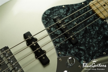 BETA J4 - Inca Silver