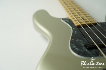 BETA J4 - Inca Silver