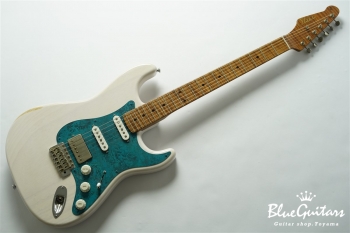 Model S. #112 Light Aged - White Blonde with Orii Blue