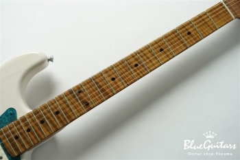 Model S. #112 Light Aged - White Blonde with Orii Blue