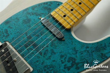 Model T. #113 Light Aged - White Blonde with Orii Blue