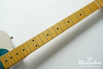 Model T. #113 Light Aged - White Blonde with Orii Blue