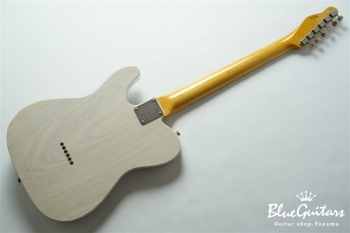 Model T. #113 Light Aged - White Blonde with Orii Blue