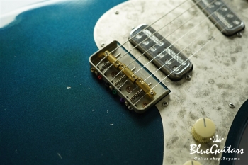 IRIS #121 - Mercedes Blue Metallic over Olympic White