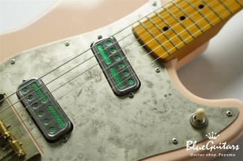 IRIS #122 - Shell Pink over Olympic White