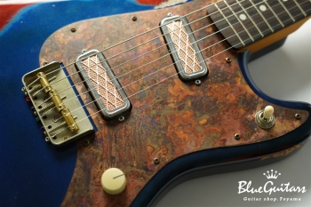 IRIS #120 - Dark Lake Placid Blue Metallic over Copper Red