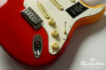 Player Plus Stratocaster - Tequila Sunrise