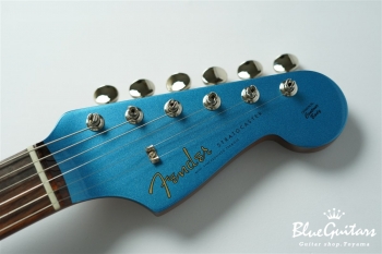 2021 Collection Made in Japan Traditional 60s Stratocaster Roasted Neck - Lake Placid Blue
