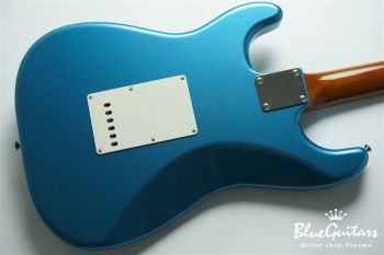 2021 Collection Made in Japan Traditional 60s Stratocaster Roasted Neck - Lake Placid Blue