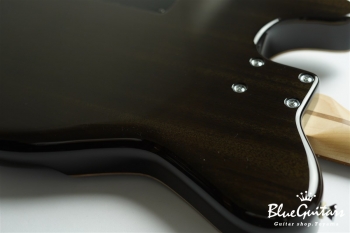 BORDER CUSTOM 666 Quilted Maple Top Mahogany Back - Trans Black