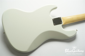 Made in Japan Traditional 60s Jazz Bass - Olympic White