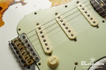 1960 Stratocaster Relic (Multi Layering Over Color & Aging Modified) - 3Color Sunburst