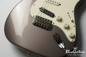 S Model / R-MH - Dolphin Gray Metallic