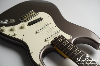 S Model / R-MH - Dolphin Gray Metallic