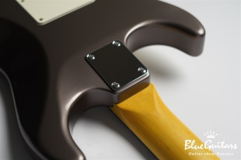 S Model / R-MH - Dolphin Gray Metallic