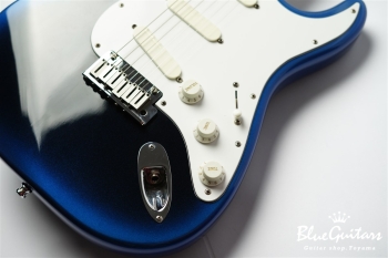 Strat Plus - Blue Pearl Burst
