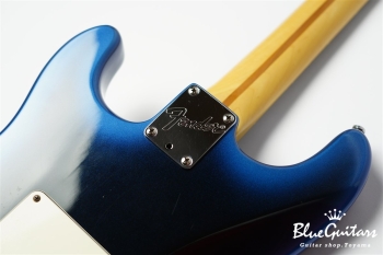 Strat Plus - Blue Pearl Burst