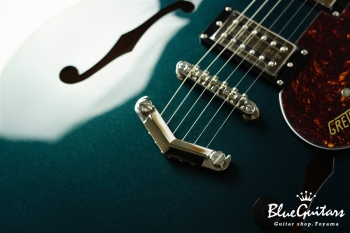 G2622 Streamliner Center Block Double-Cut with V-Stoptail - Midnight Sapphire