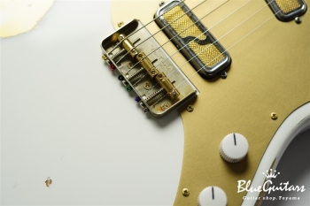 IRIS #134 - Olympic White Over Gold