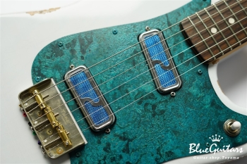 IRIS #135 - White Blonde