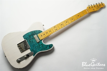 Model T. #137 Light Aged - White Blonde with Orii Blue