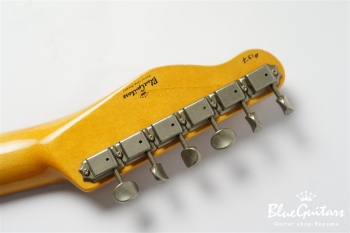 Model T. #137 Light Aged - White Blonde with Orii Blue