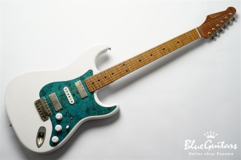 Model S. #138 Light Aged - White Blonde with Orii Blue