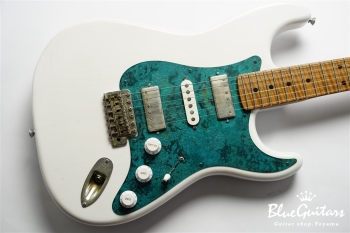 Model S. #138 Light Aged - White Blonde with Orii Blue