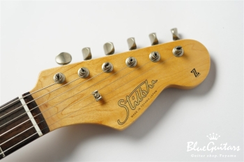 Model JM. #139 Light Aged - White Blonde with Blu 