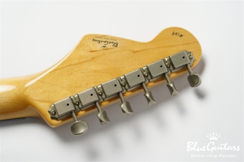 Model JM. #139 Light Aged - White Blonde with Blu 