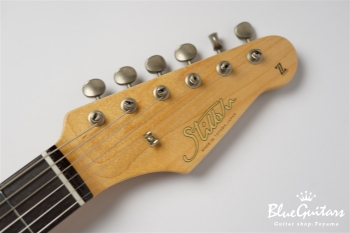 IRIS #140 - White Blonde with Art Texture