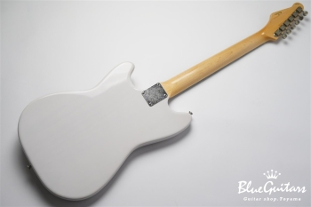 IRIS #140 - White Blonde with Art Texture