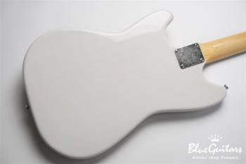 IRIS #140 - White Blonde with Art Texture