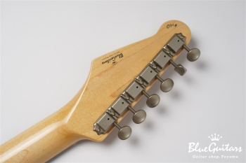 IRIS #140 - White Blonde with Art Texture