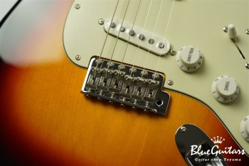Made in Japan Traditional 60s Stratocaster - 3 Color Sunburst