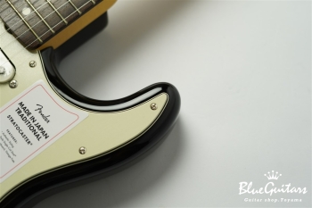 Made in Japan Traditional 60s Stratocaster - 3 Color Sunburst