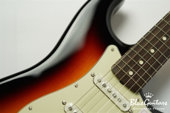 Made in Japan Traditional 60s Stratocaster - 3 Color Sunburst