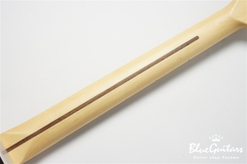 Made in Japan Hybrid II Stratocaster - US Blonde